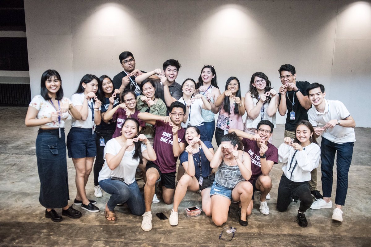 ateneobox's tweet image. Throwback: The EB-CB of BOx after GA 1. 

So much love for these humans 💜

#AllForBOx