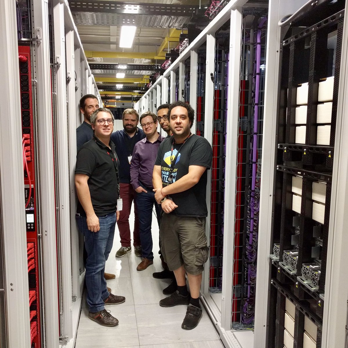 NicolasPerezFr's tweet photo. Newcomers @criteo visiting one of our #CriteoDC. Welcome home ;) https://t.co/ENmB8AOOc6