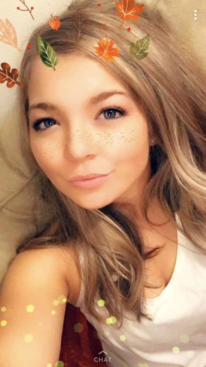 Bowhunter_27's tweet photo. She is the prettiest thing I’ve ever seen and can make anyone in the room laugh! She is something special 😍 https://t.co/DpzW1ZZOPB