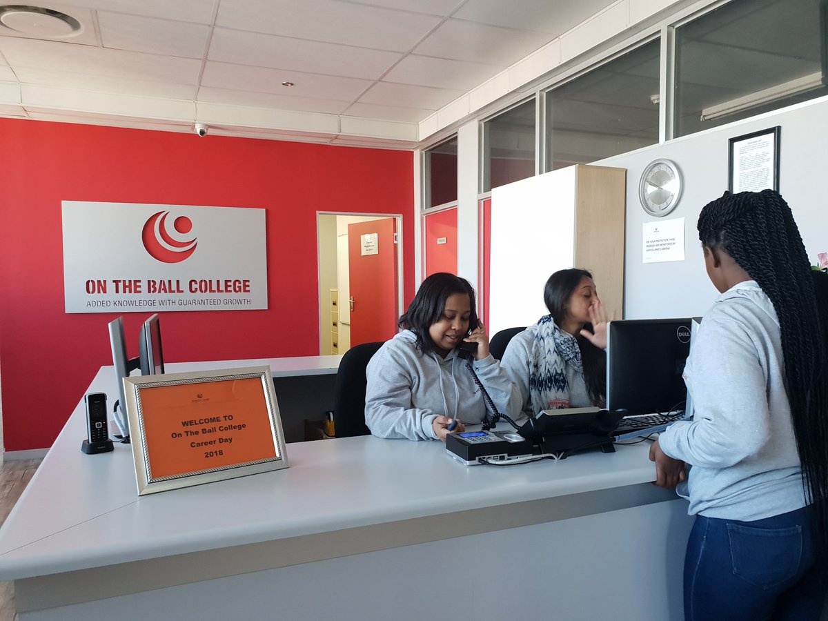 NBConsultLearn's tweet image. Career Day at On the Ball College. Encouraging youngsters to follow a career in IT. Introducing them to coding. #OTBC #ILovetoCode #21stCenturyOxygen