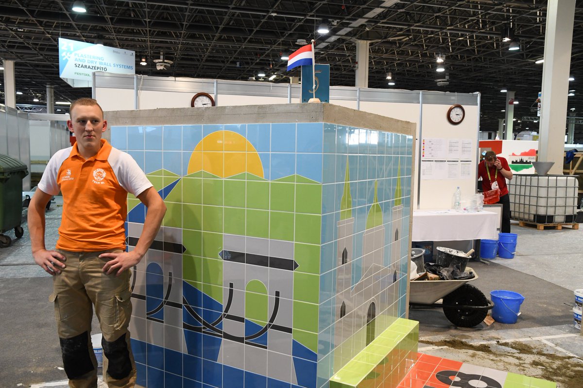 BouwInfraMensen's tweet photo. Prachtig werkstuk Toon Hesius. Nu wachten wij en #teamNL het oordeel af van de jury #Euroskills2018 @WorldSkillsNL @rocteraa https://t.co/yBYZf9Zvd1