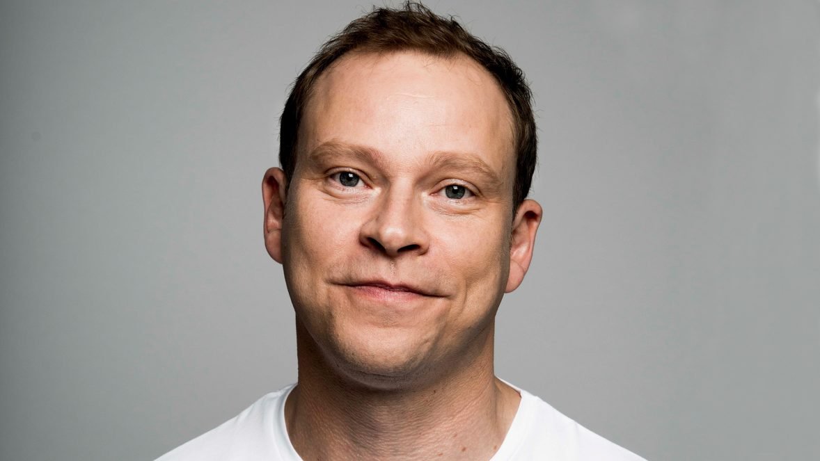 Happy Birthday to Robert Webb who Voiced Robot 2 in Dinosaurs on a Spaceship. 