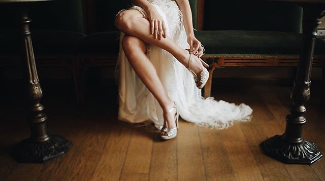 2Become1video's tweet photo. A little touch of elegance 🌸
.
.
.
#wedding #weddingday #weddinginitaly #weddingcinema #weddingfilms #italianstyle #belleepoque #weddingvideographer #pinit #bridetode #bridesmagazine #followme #2become1video https://t.co/JPhw0HK53D https://t.co/C6L4MQgfOr