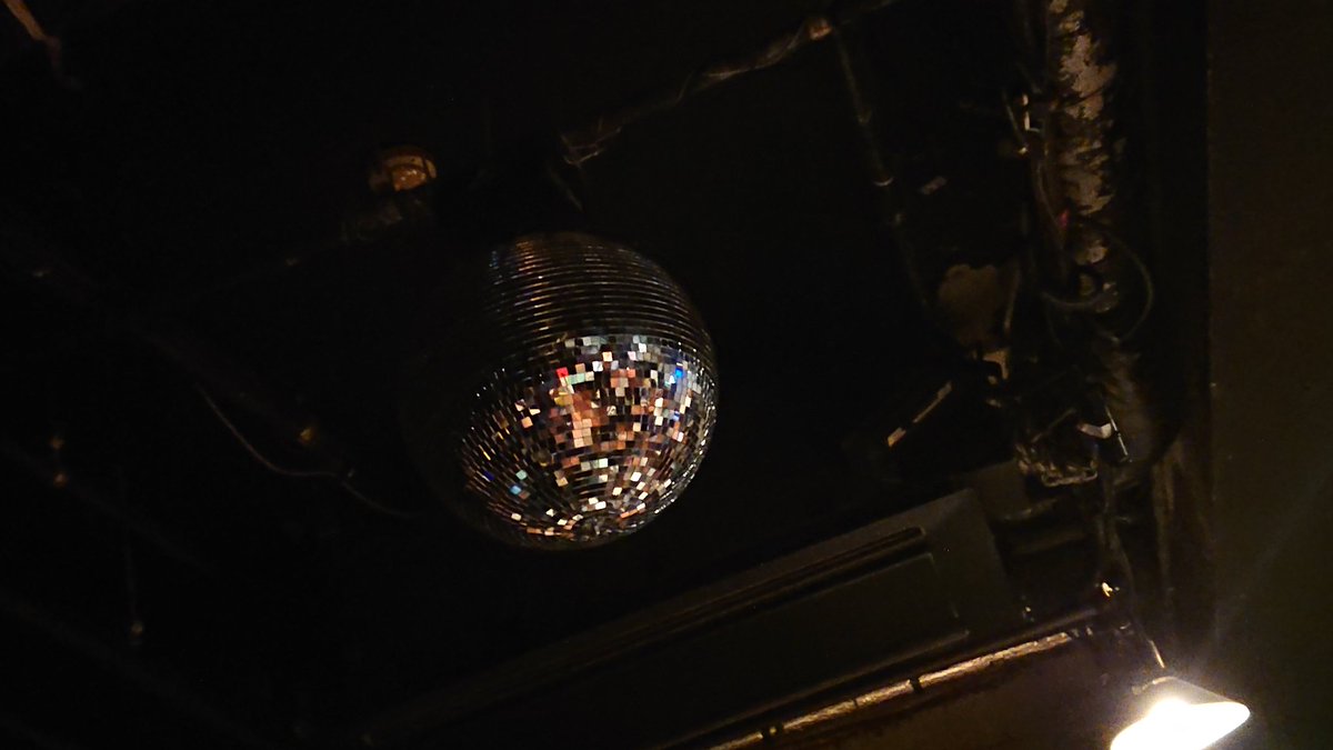 swing2ww's tweet photo. 今日は渋谷！

#MUSICFRIEND https://t.co/16GjY1nG7v