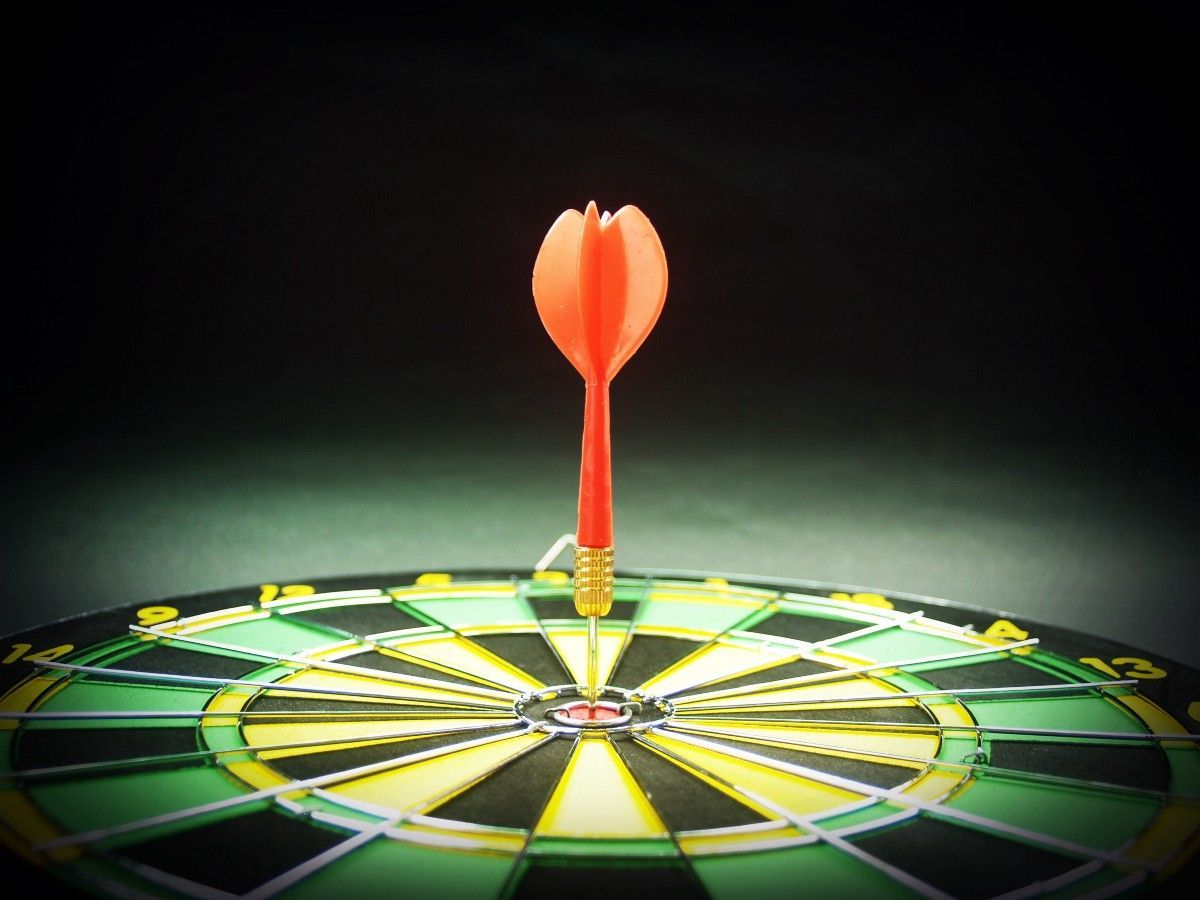 theCodebrainer's tweet image. "The trouble with not having a goal is that you can spend your life running up and down the field and never score. "#CodeMotivation #WeekendHustlers #edtech buff.ly/2IKG5EF