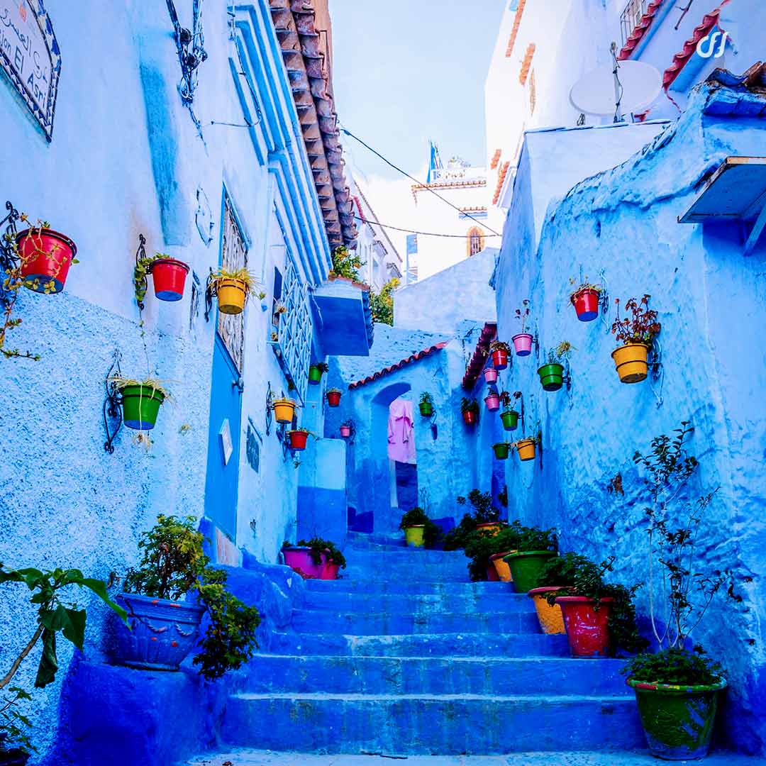 cheapflightsfrs's tweet photo. Chefchaouen, The Blue Pearl of #Morocco, located in the Rif Mountains was once built as a fortress city. It was painted blue in 1930 by the Jewish refugees as a reminder of God and a reflection of the sky. Now it’s a popular destination among tourists. https://t.co/DA6M4AD8F7
