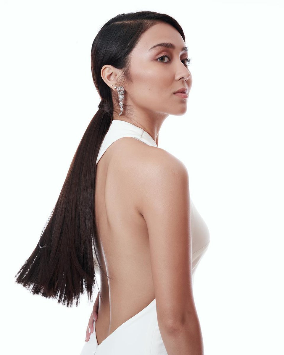 kweensheet's tweet photo. ANG KINIS! ANG LINIS TIGNAN! GUUUURRRRLLLL ANG HOT MO 🔥🔥🔥
#KathNielBrightest7thBall https://t.co/Tuwf5Lh4uS