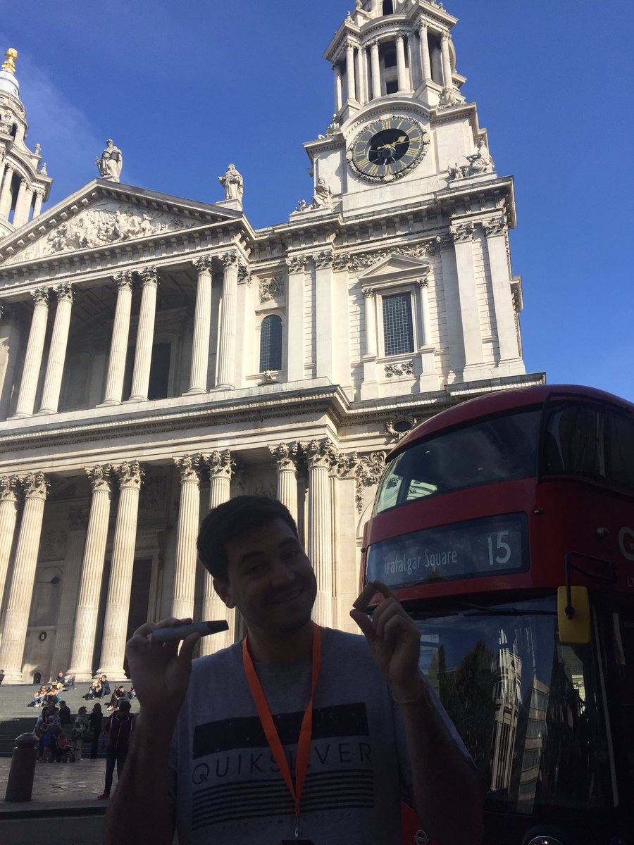 miguecastro26's tweet photo. #vyping around London 🍓🍎🍒 @apprenticeTB #davesteam https://t.co/g8a6XK2PXl