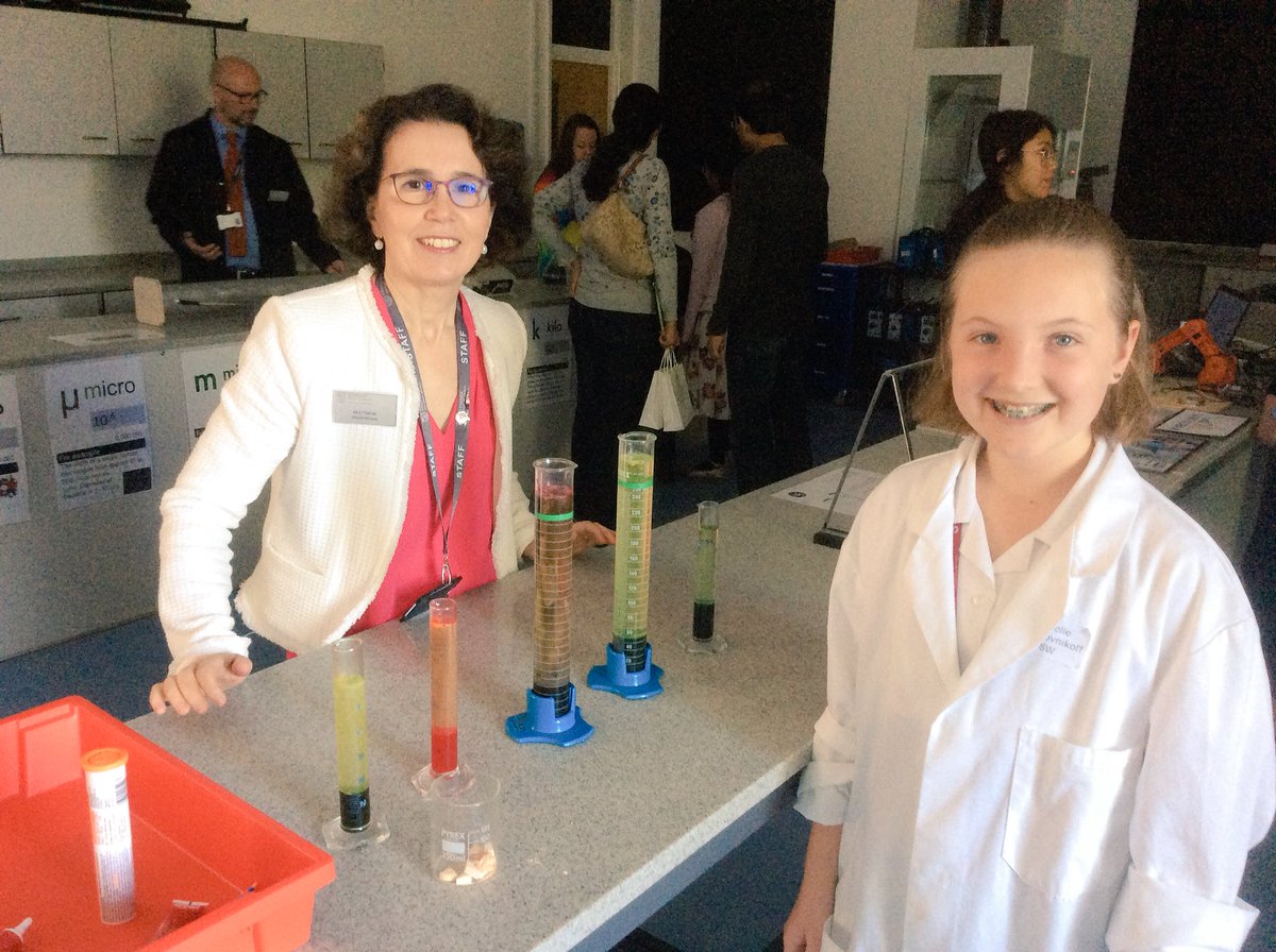RHSchoolScience's tweet photo. Thank you to everyone who visited and supported @RHSchoolScience for #RHSOpenDay18. It was wonderful to see so many people enjoying hands-on science. Some brilliant questions too! #RHScienceToInspire https://t.co/nurbzYLRhC