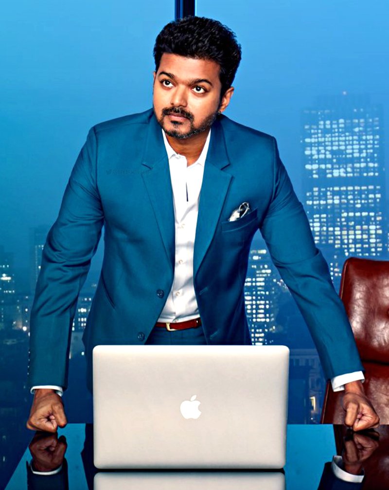 raagadotcom's tweet photo. Oh My Goodness 😍😍😍😍 - What you say guys?
HD Poster of #Thalapathy #Vijay from #Sarkar .
#3DaysToGoForSarkarAudioLaunch #SarkarNewPoster @actorvijay @ARMurugadoss @arrahman @KeerthyOfficial @ActorVijayFP @THM_Off @VijayFansTrends @VTLTeam @VijayTrendsKL @VijayFanBelgium https://t.co/ijgqbrMK3i