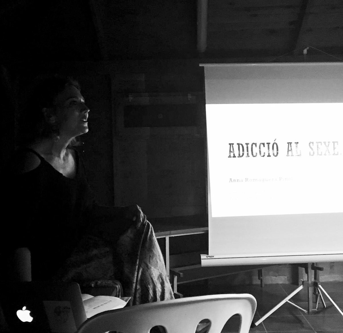 About last night💁🏽‍♀️ #postresambromaguera #addiccióalsexe #jornadajovespsiquiatresdecatalunya #societatcatalanadepsiquiatriaisalutmental #fentciènciahaventsopat #jornadesdiferents #djviñas #inthehouse #lespreses #lagarrotxaenamora #gràcies🙏🏼