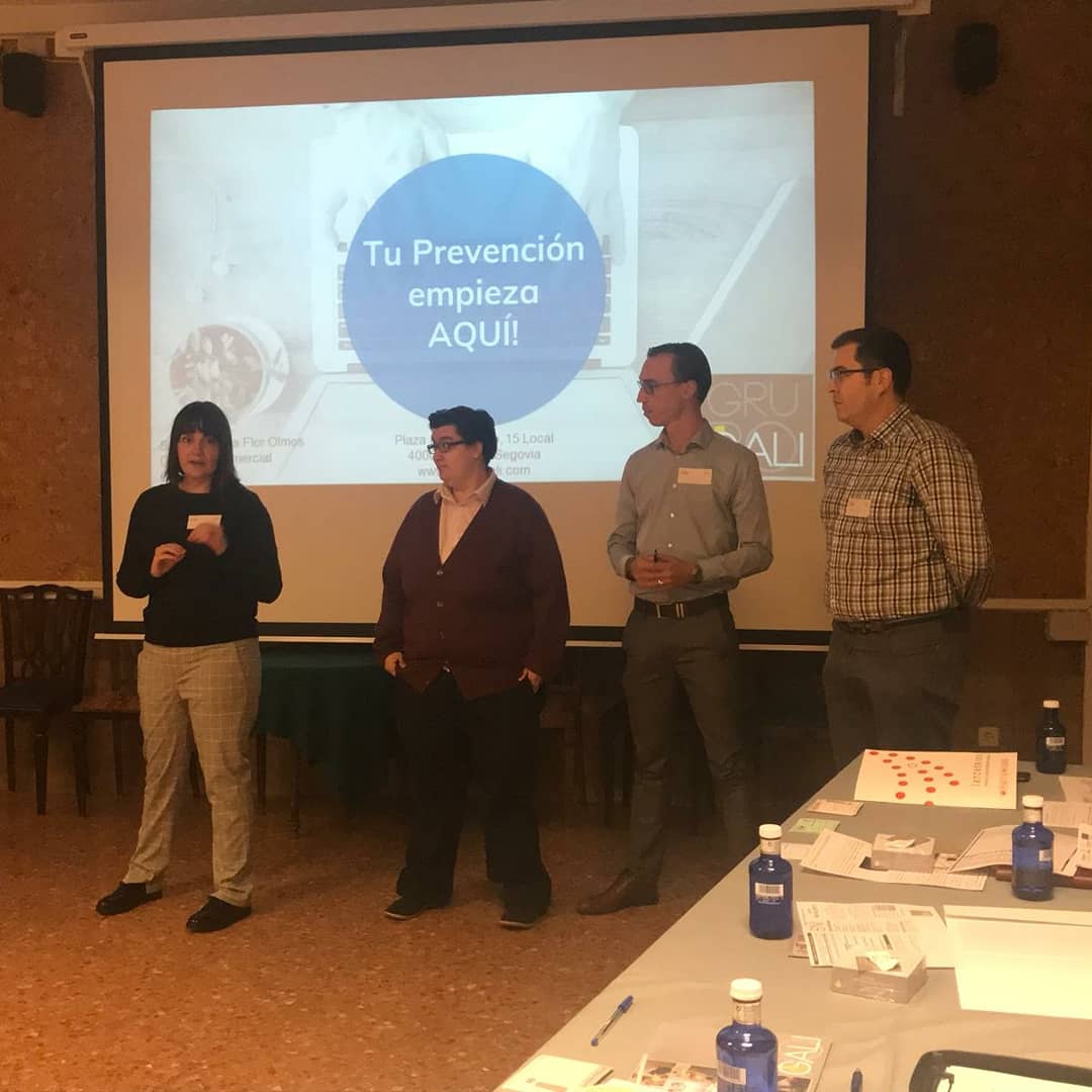 LanzaSG18's tweet photo. El jueves estuvimos con parte del  Grupo BNI Talento, donde dimos a conocer el programa Lanzaderas y a tres de nuestros participantes (Sara, Nicolas y Jesús)
https://t.co/dYJVrRBw1G
@FTelefonicaCR  @FundacionSMLRPH
@FES_Segovia   #empleo #empresa #emprendimiento #negocio https://t.co/O1PJ2YJjbp