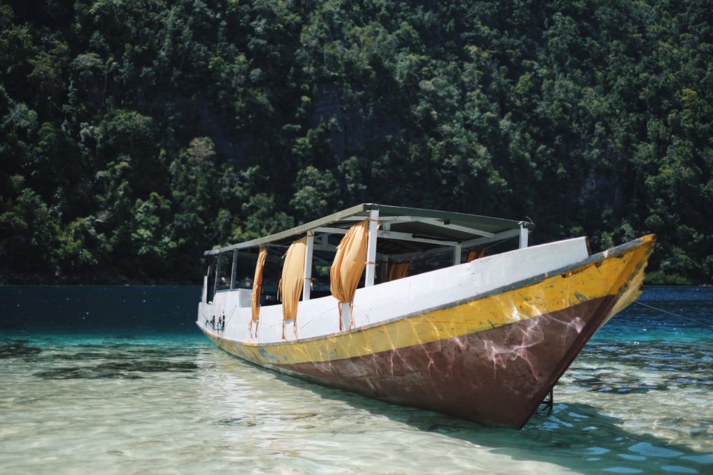 bensiagian's tweet photo. Day 2 #SiagianOnVacation ke #LAbenGKI
Hari ini full ke daerah Sombori. Sombori ini udah masuk Provinsi Sulawesi Tengah ternyata. Pertama langsung ke sini, lupa namanya apa 😂 bagus banget berasa hidden island gituw 🌴 https://t.co/Y105u7PeK3