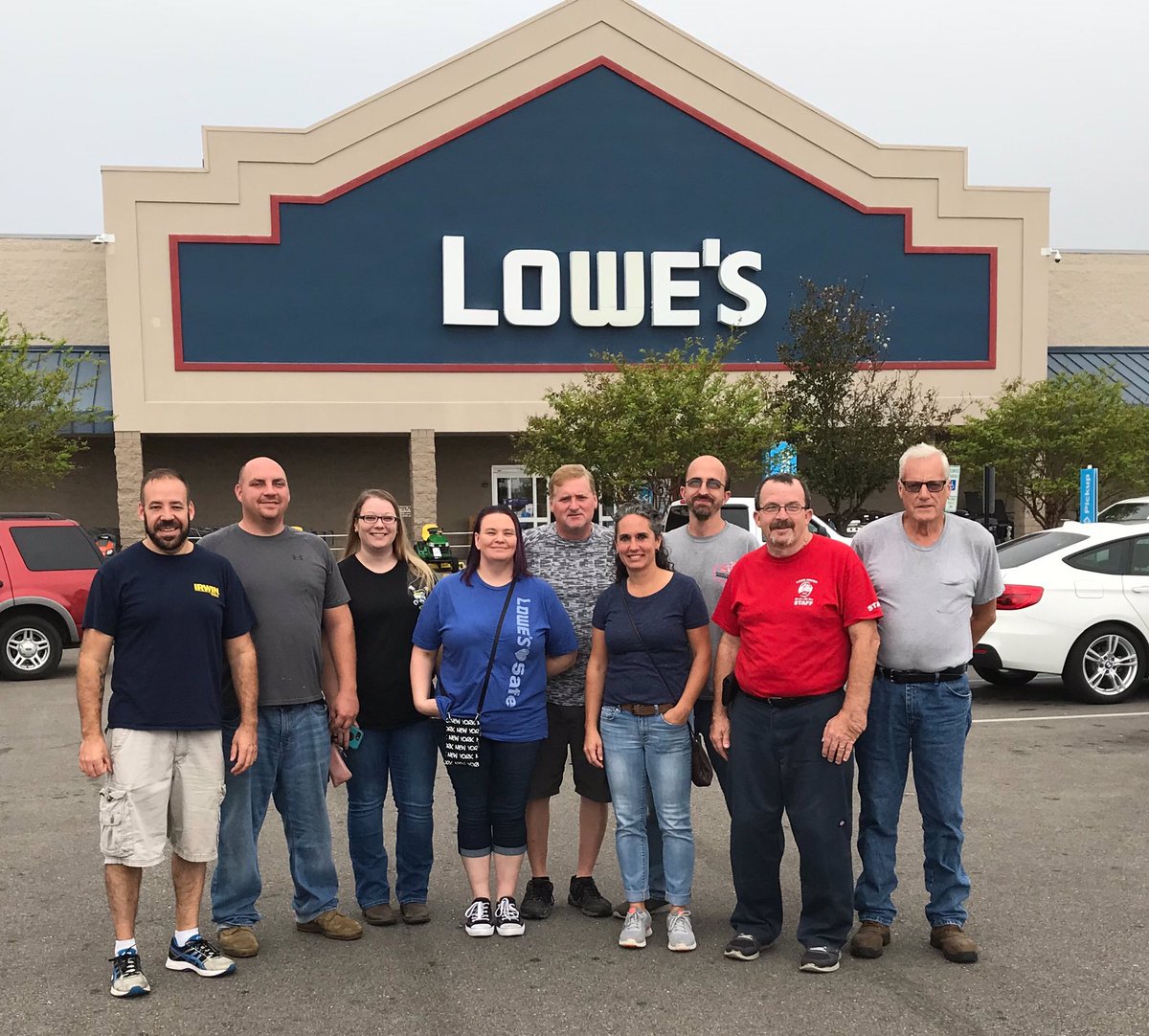 bonniehr1010's tweet photo. Market#1216ERT team has arrived at North Carolina ready to assist in the relief.
#ERTFlorence#LowesCares https://t.co/gP8GnVxR4B