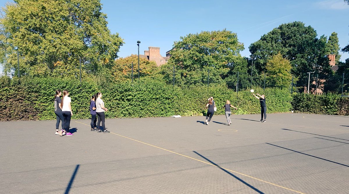 somervaleschool's tweet photo. A sunny Saturday morning spent at Archery followed by a bespoke training session planned by Wales & Team Bath U21 coach @Nikkinetball30 π―π #NetsGo #CondoverHall https://t.co/dX0hTHF4Fl