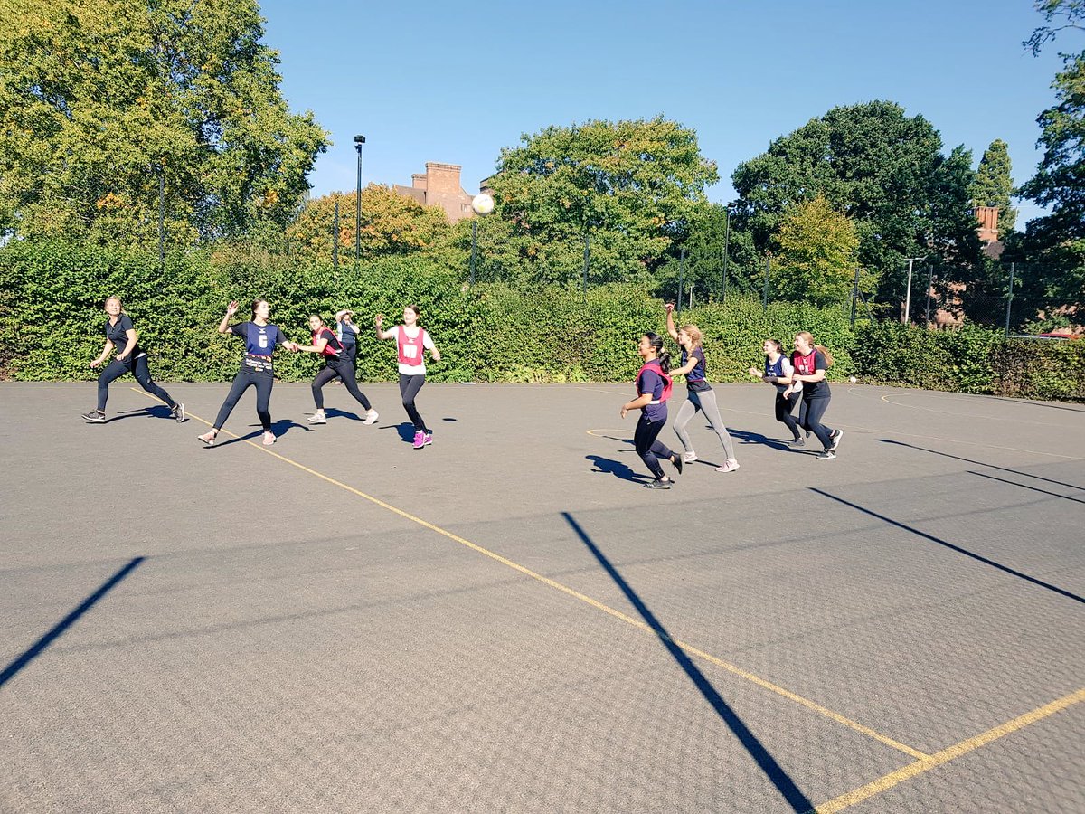 somervaleschool's tweet photo. A sunny Saturday morning spent at Archery followed by a bespoke training session planned by Wales & Team Bath U21 coach @Nikkinetball30 π―π #NetsGo #CondoverHall https://t.co/dX0hTHF4Fl