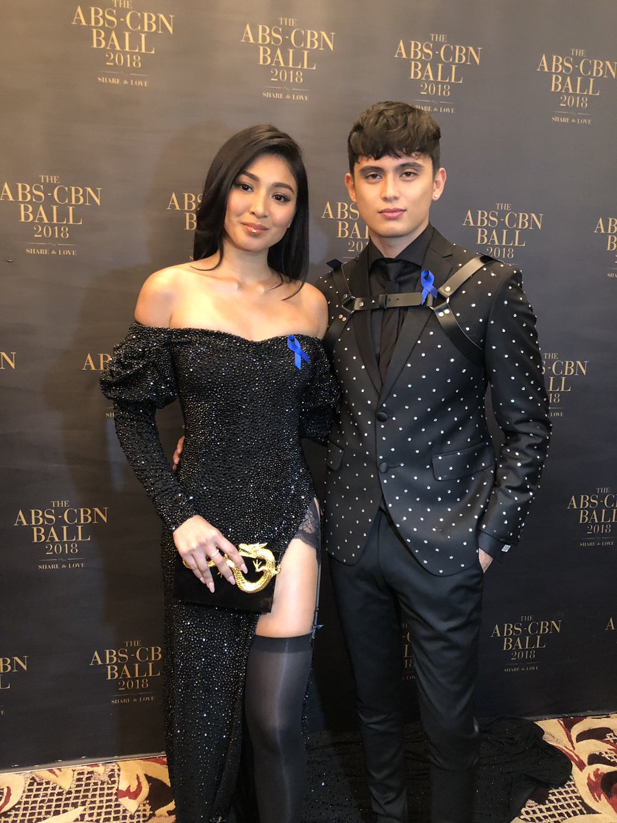 tanginajadine's tweet photo. FUCK SLAY ME I WANNNTTT MORREEEEEE

#JaDineAtTheREIDCarpet https://t.co/BLxbMLdl8R