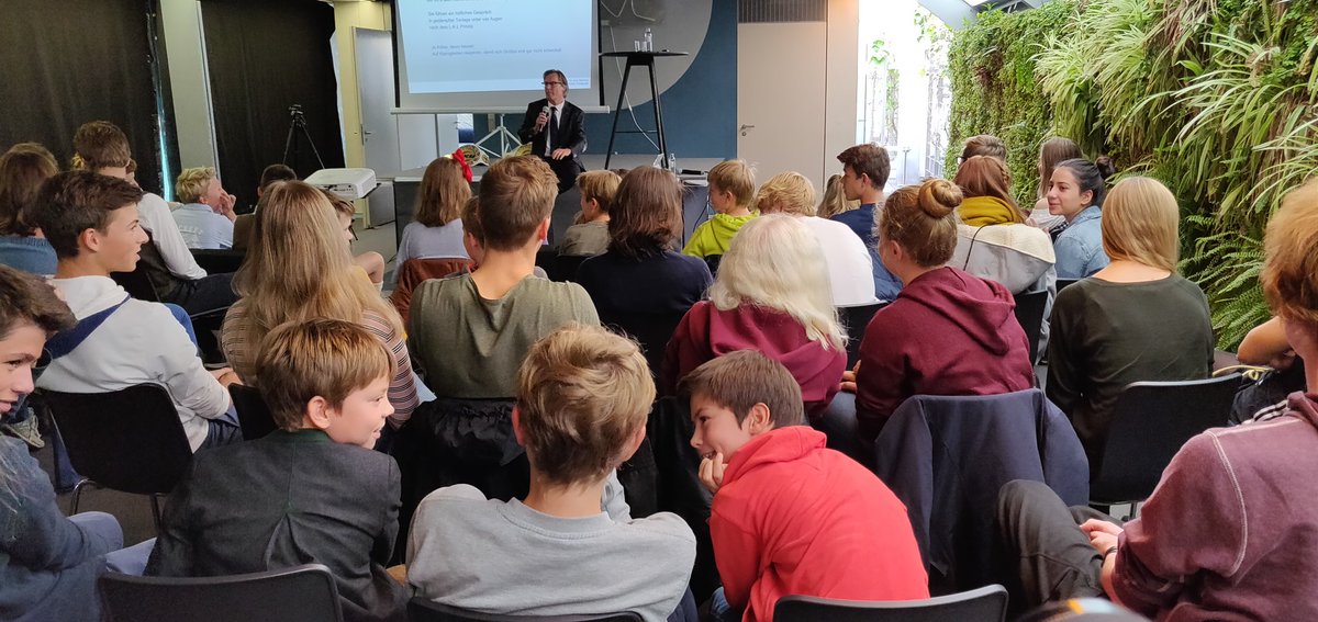 Phänomenaler Vortrag von Jens Weidner im ersten drittel von #Negotiate 👌
#Bits18 @SchrannerAG <a href="/schrannerms/">Matthias Schranner</a>