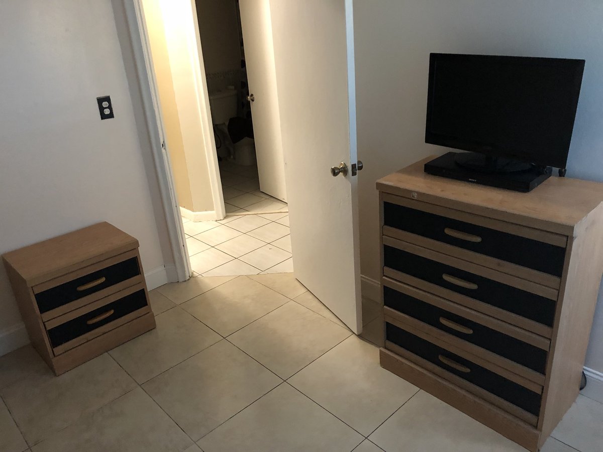 Yo_Boy_Luis's tweet photo. Guys I’m selling everything in my parents house they’re moving away and want me to get rid of everything it would help me out a lot if I could sell most of these items, if you’re not interest in any items please just retweet it, someone else could benefit from it 🙏🏻❤️ #help https://t.co/tBvZ5p7YOD