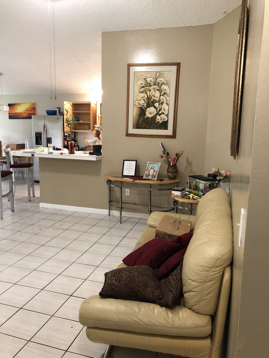 Yo_Boy_Luis's tweet photo. Guys I’m selling everything in my parents house they’re moving away and want me to get rid of everything it would help me out a lot if I could sell most of these items, if you’re not interest in any items please just retweet it, someone else could benefit from it 🙏🏻❤️ #help https://t.co/tBvZ5p7YOD