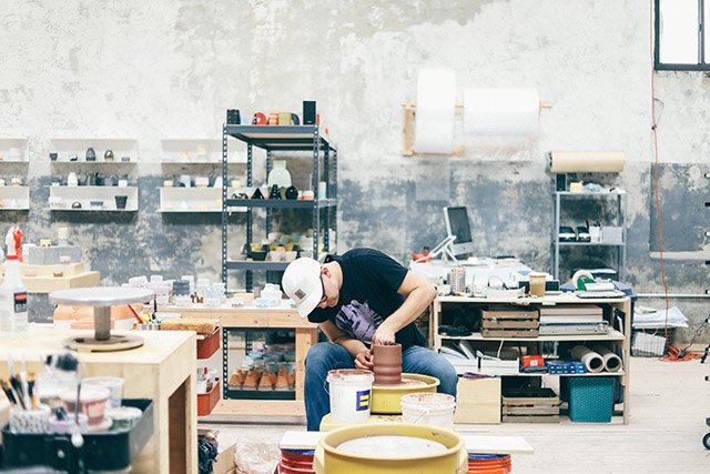 CraftNOWPHL's tweet photo. Just two weeks until #CraftNOWPHL heads inside the studios of artists all over Philadelphia during a day of tours with the @craftcouncil, presented in partnership with #POSTPHL!
Reserve your spot on the tour bus before October 13: https://t.co/AzGuEs11Bq https://t.co/sXb7tHmnaL