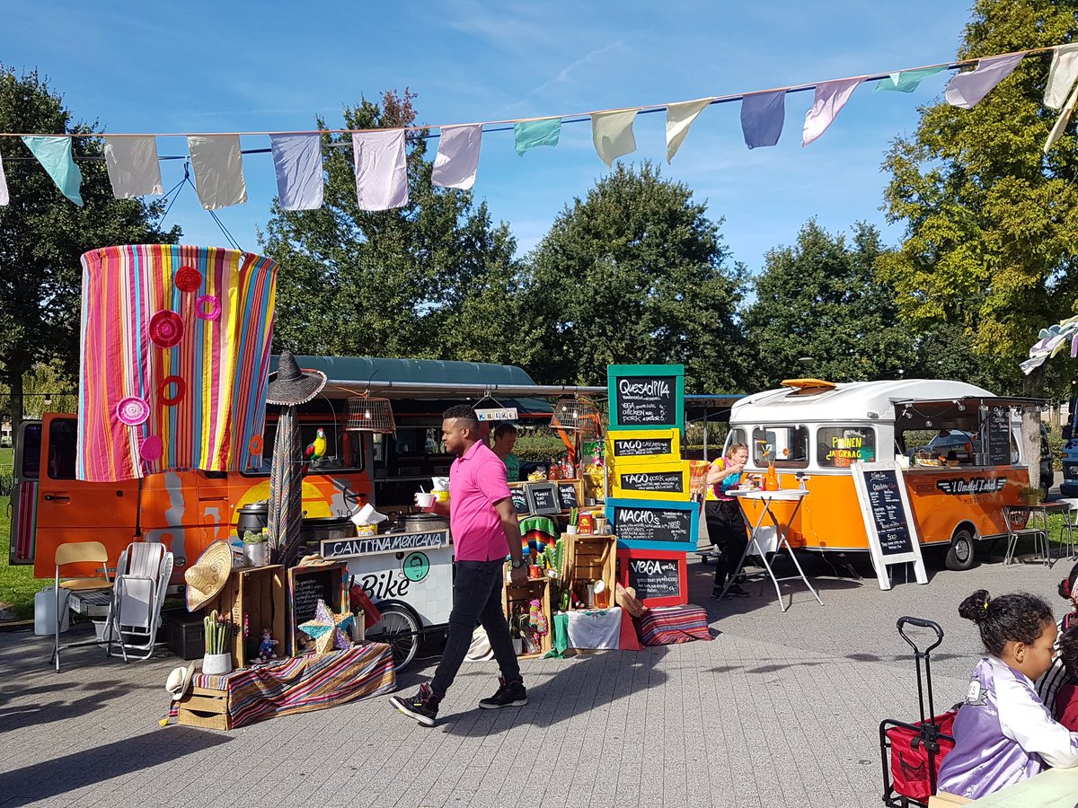 Martin1960's tweet photo. #Europapark blijkt veranderd in een heus snackparadijs. Een soort #Preuvenemint voor Fast Food-liefhebbers... 🤔 #AlphenAanDenRijn https://t.co/HllBMksMvl