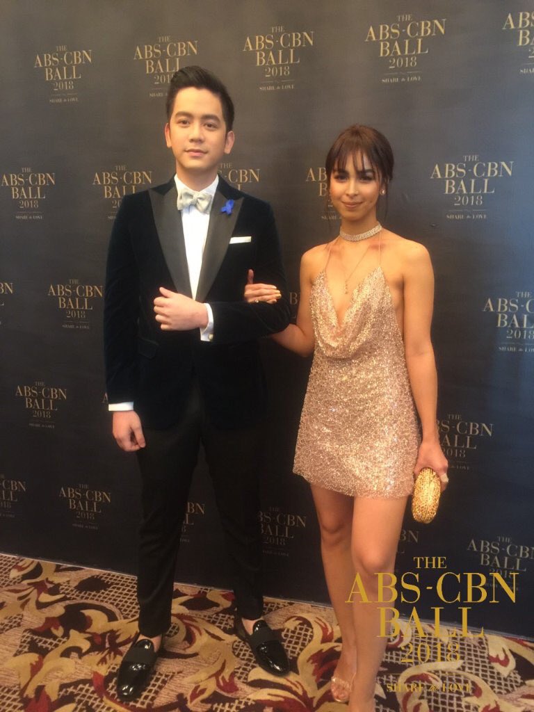 newswatchplusph's tweet photo. @TristanNodalo LOOK: Kilig overload. Kapamilya power loveteams are now at the #ABSCBNBall2018 . #KathNiel #LizQuen #Joshlia #JaDine | @TristanNodalo https://t.co/Tz7ukROnOO