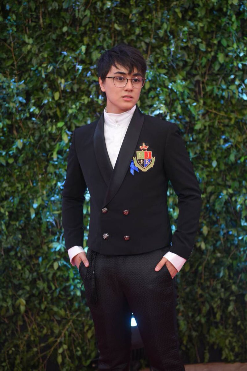 MayWardOfficial's tweet photo. Here to slay!

#RegallyMAYWARD

@maymayentrata07 @Barber_Edward_ https://t.co/jW4MNhOrKq