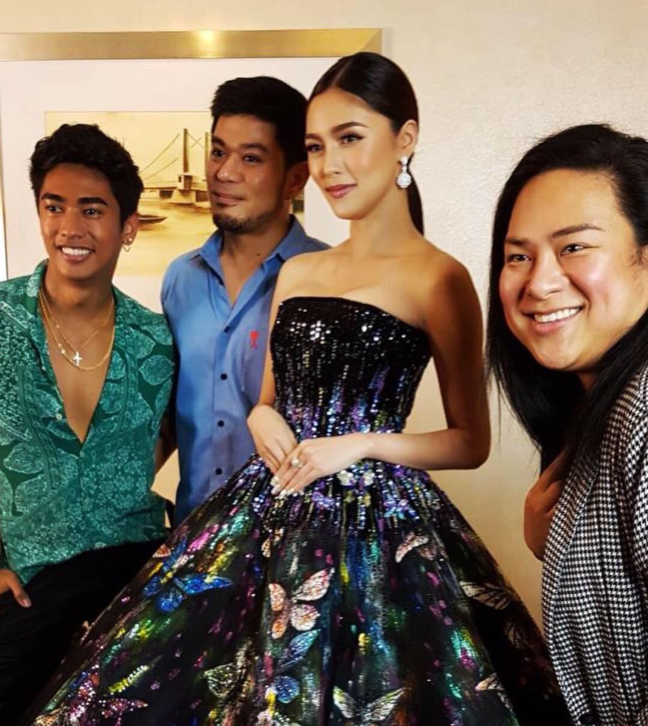 kimchiu_ph's tweet photo. It takes a village! Meet @chinitaprincess #ABSCBNBall2018 glam squad 💕 @abtkurniawan @renzpangilinan @pattyyap #ABSCBNBalIFanFave https://t.co/iWZSxjqllf