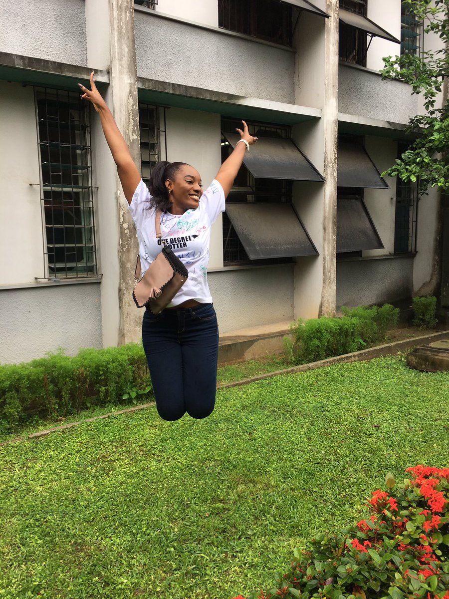 nayomi_b's tweet photo. Guys! I'm out ✌🏾😎 #superthankful #byeUni https://t.co/bpDDapRWAS