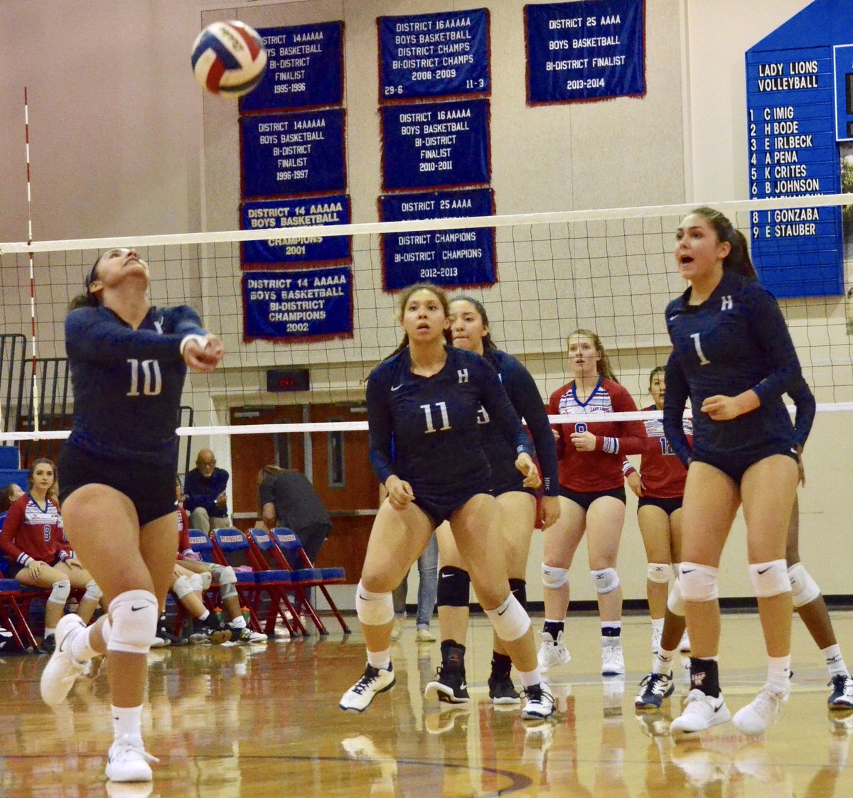 KMACandHeating's tweet image. Jr. Varsity Hawks vs. Leander #MoodyGirls
@HHSHawkVball @HHS_hawknation 
@PfISDAthletics 
#HawkYeah 
@kmacsports 
@HHSCO2021 
@varsity_news 
@CarrieSulak1 
@jensennmoody 
@Moody_1235 
@jazmine_mason04
@HHS_HypeCrew
@HawkNationHHS
