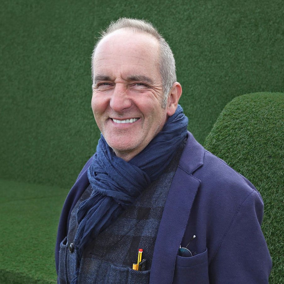 GWmag's tweet photo. If you don't go organic, you're "screwing the environment" says @Kevin_McCloud in this month's @GWmag as he tells us why gardens matter to him. Buy a copy online: https://t.co/oAosk1JQre #organic #screwingtheenvironment https://t.co/Jf6D2d6NAT