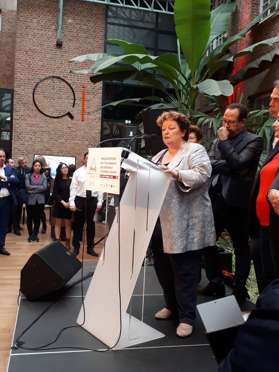 BesmartEdu's tweet photo. L'entrepreunariat et le leadership  féminin appréciés par @brigittefoure lors de l'inauguration d'@Incubateur80 
@BesmartEdu @FrPotago @Hojataxis @CHUAmiens @PascaleLLefevre @fany_ruin @JoBoulinguez @crspoon @MargauxDeletre @MaudPle @AMIENSADUTALENT https://t.co/2rlstSJcNM