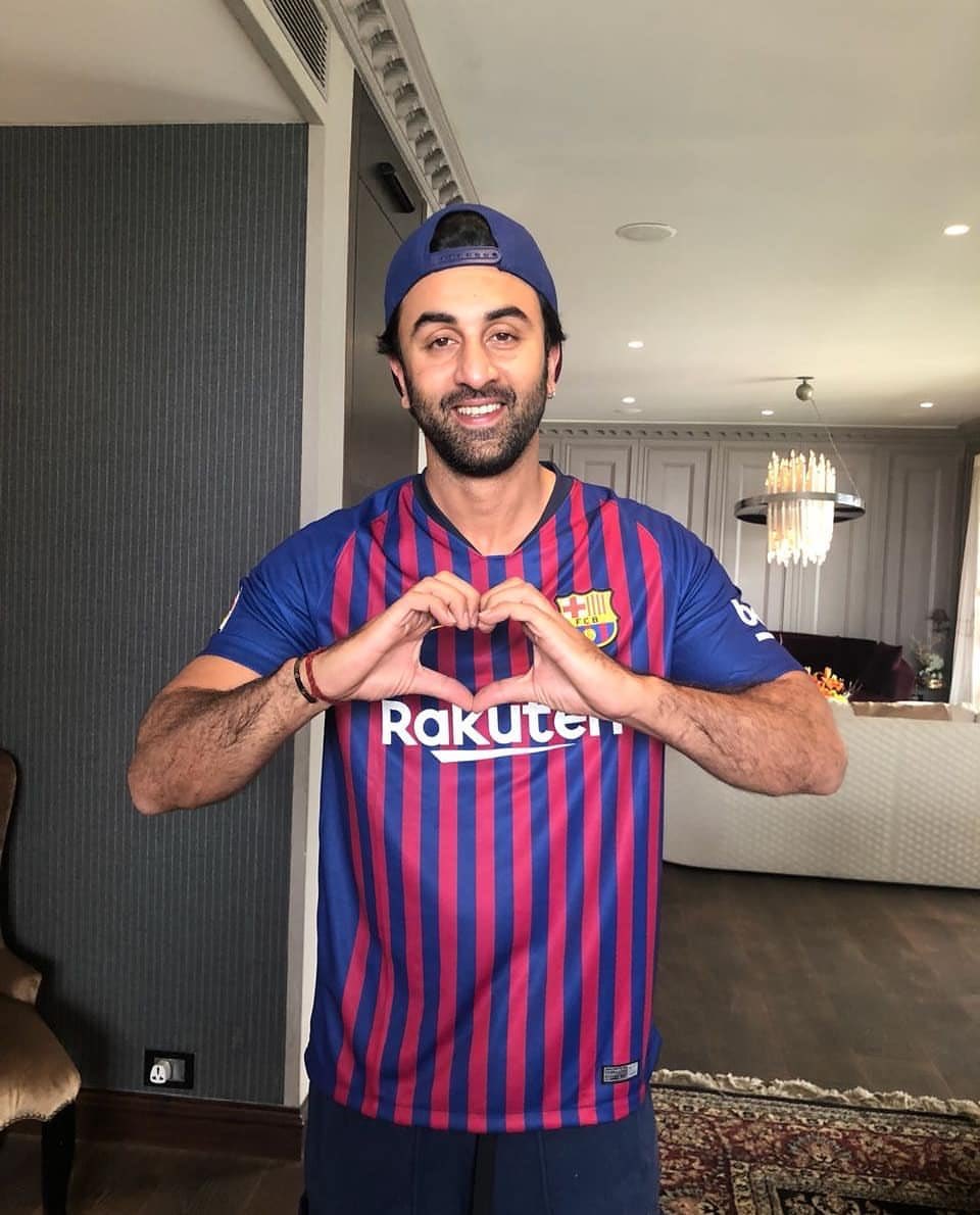 .@FCBarcelona gifted #RanbirKapoor a jersey signed by #LionelMessi for his birthday.
