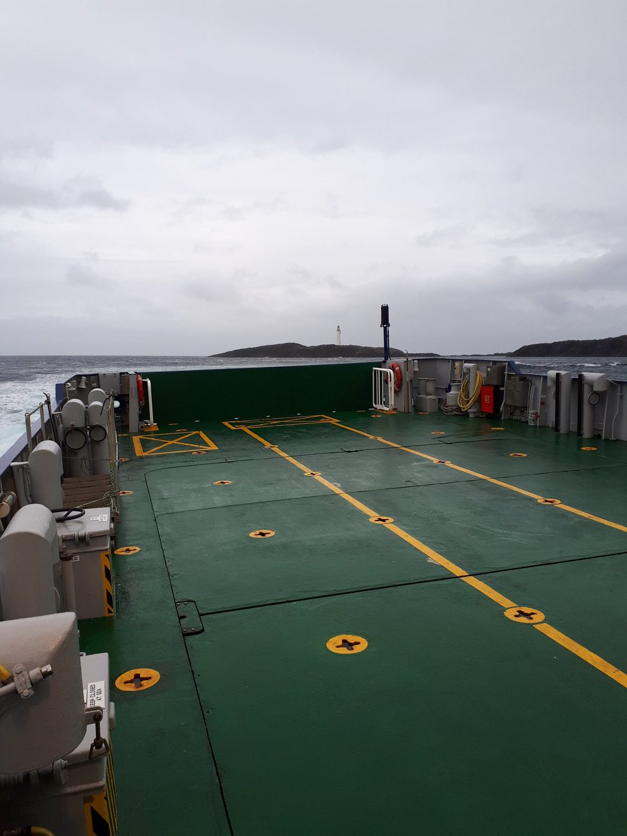 AddeyNick's tweet image. Just four birders no-one else leaving on this morning&apos;s ferry #outskerries #Shetland #bitbumpy @SboroGottLad @castlebirder
