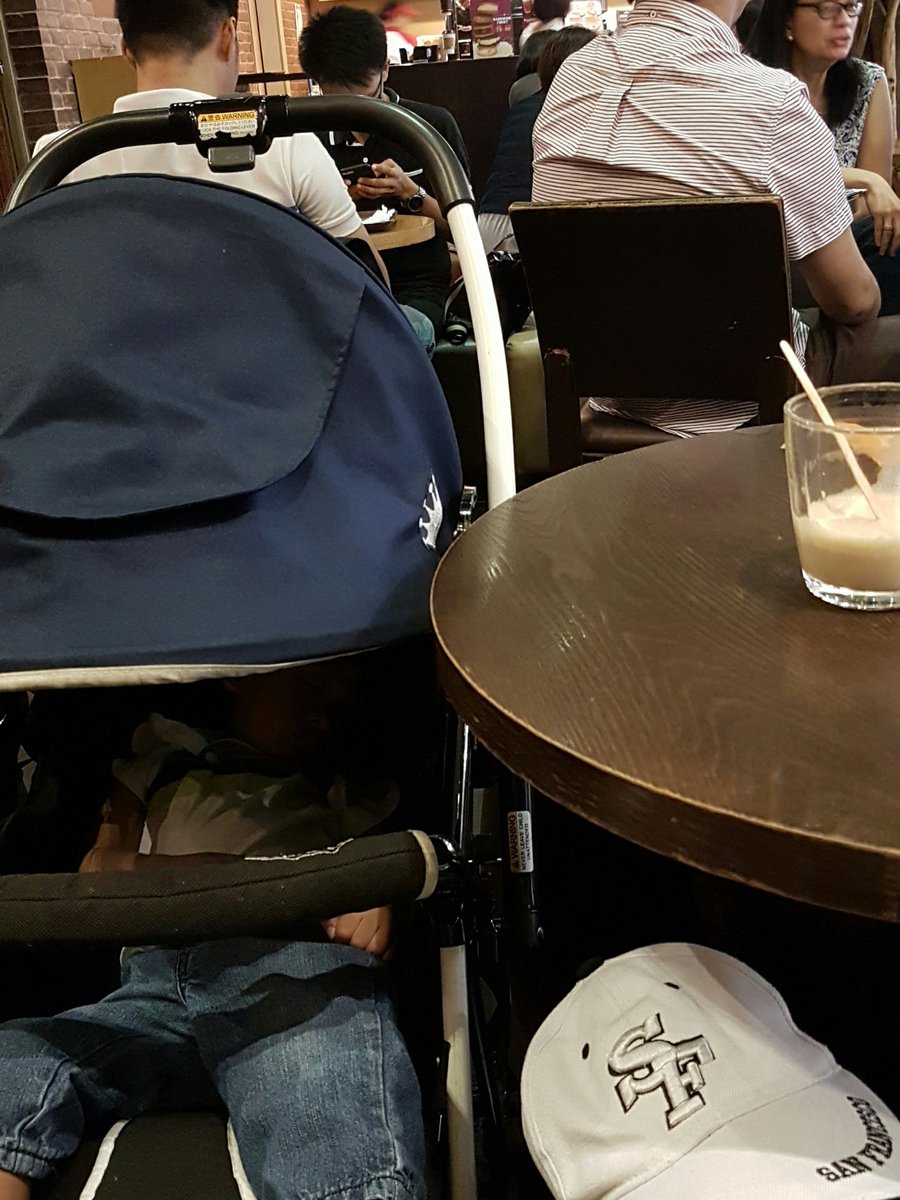 acesubido's tweet image. This guy is asleep, @elainojeda is on a shoot. I know its dumb but I like reading going through documentation of open-source libraries during breathers like this. Currently going through @vuejs vuex (store), getting mind-blown. #programmerDad