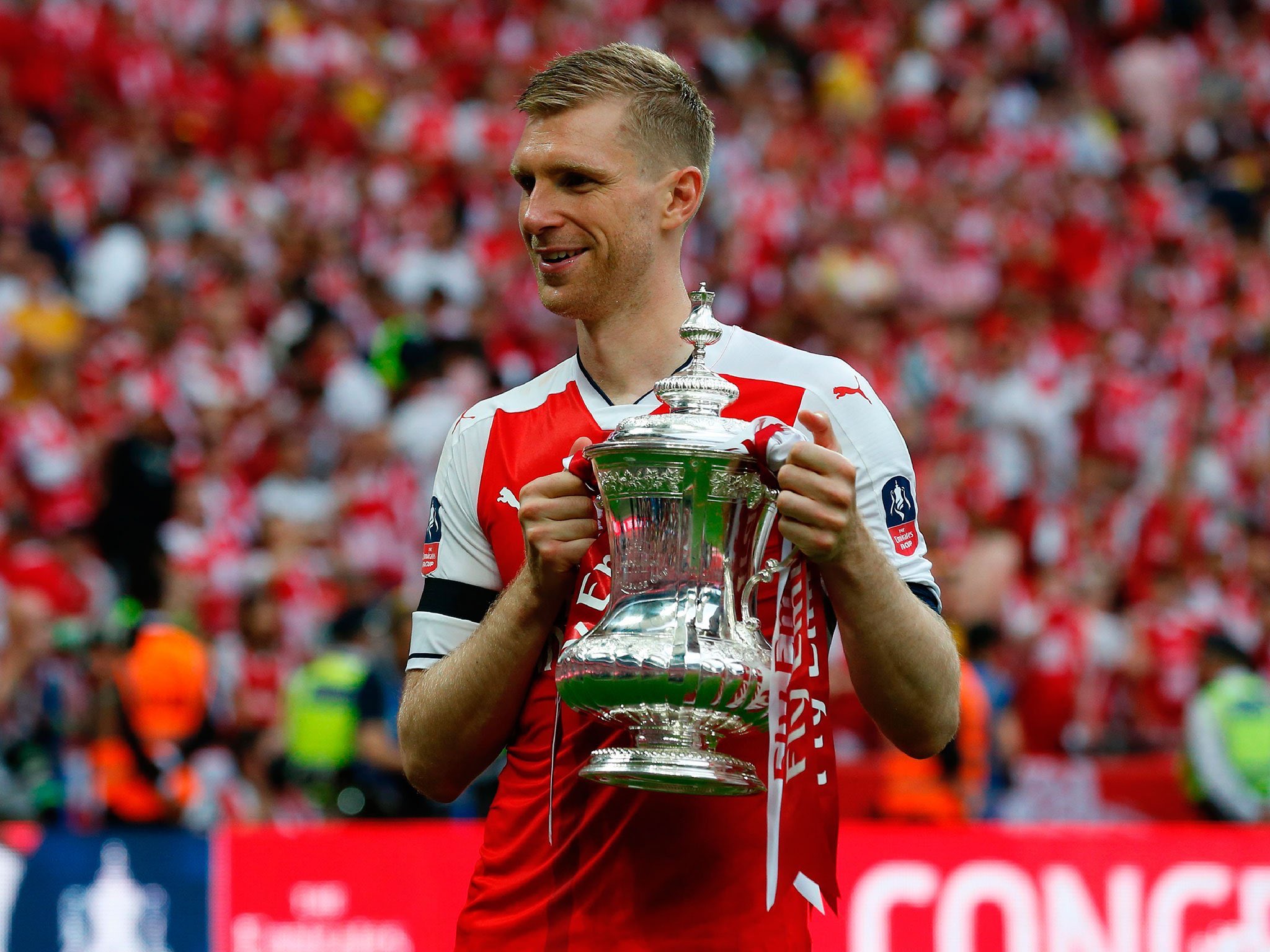   Happy Birthday to Arsenal\s captain Per Mertesacker   