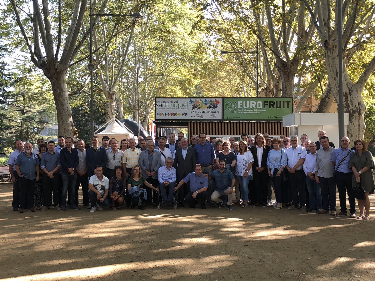PD_TerresLleida's tweet photo. Els nostres alcaldes i caps de llista a la #FiradeSantMiquel #Lleida recolzant la nostra #pagesia i sector agrari #orgulldeterra #estimemlaterra https://t.co/owIZcloflJ