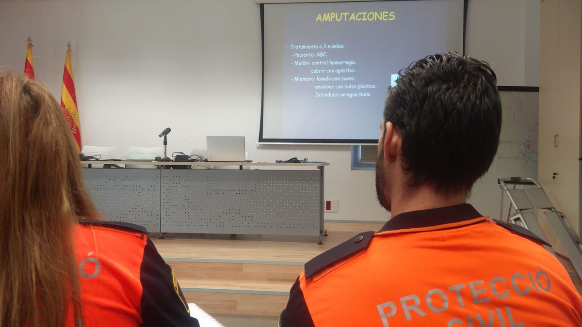 protecivilvlc's tweet image. Seguim amb els findes formatius. Estem a @ajvila @ajvilamarxant i @AjuntamentVLC. #formaciovlc #alteucostat #prevencionvlc