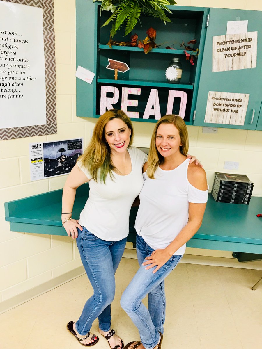 Tweedle Dee &amp; Tweedle Dum Twin Day! Mrs. Beaver and Ms. Hansen are TWINNING 👯‍♀️ <a href="/UHSTitans411/">Titans News NeTwork</a> @TitanSGA411 #UHS HOCO18