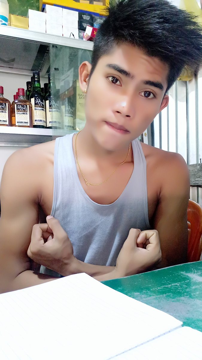 Koko19853375's tweet photo. ကိုမာနမၾကီးပါဘူး...ခ်စ္တက္ပါတယ္😘😘😘😘 https://t.co/pQKiyccV2w