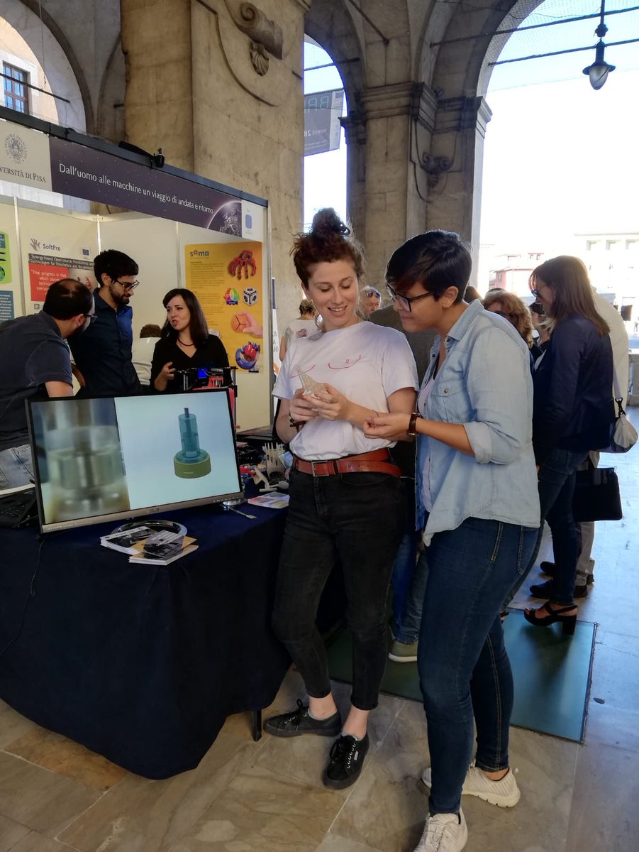 Centro3r's tweet photo. About yesterday night at #bright2018 @CPiaggioUniPisa @DII_Pisa @Unipisa c’eravamo anche noi 🙌 https://t.co/jMOWlCBoml