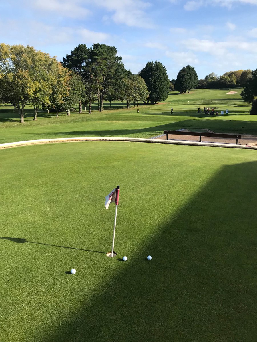 LesterBarnesy's tweet photo. A little practice in the autumn sun, if I hadn’t got photographic evidence it wouldn’t have counted. @TorquayProShop #practicemakespermenant https://t.co/5k608RZwtC