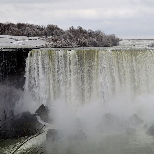 volandoconE's tweet photo. Visita completa a las Cataratas del Niágara en un día. 
Todas las formas de llegar, las mejores excursiones y actividades que hacer, dónde dormir y comer. Todo esto y alguna que otra aventurilla más en el blog 🇨🇦
https://t.co/1Xr4mdXC8b https://t.co/GR3sCwNGCP