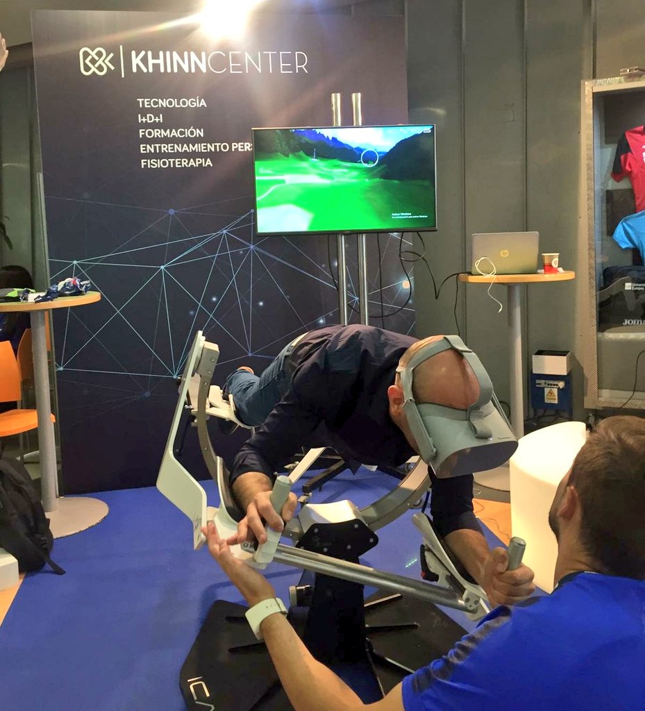 Khinn_app's tweet photo. Nuestra @Icarosflight para el #entrenamiento de la #fuerza y del #equilibrio sigue a pleno #rendimiento con nuestros visitantes del stand. Muy pronto estará disponible en nuestro centro @KhinnCenter #ICNSCA18 https://t.co/zzfSgyMPQU