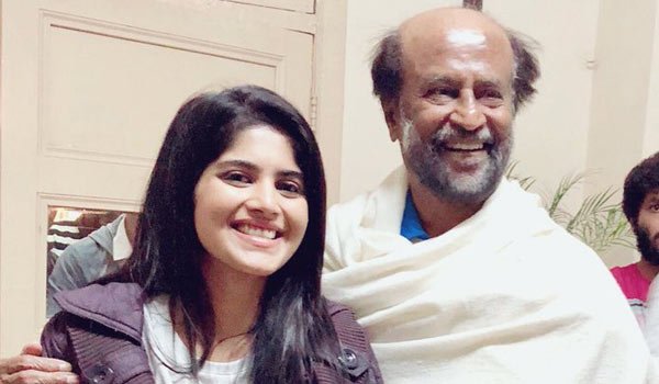 dinamalarweb's tweet image. நட்சத்திரங்களைத் தொடும் போது... மேகா ஆகாஷ் மகிழ்ச்சி #rajinikanth #meghaaakash  cinema.dinamalar.com/tamil-news/722…