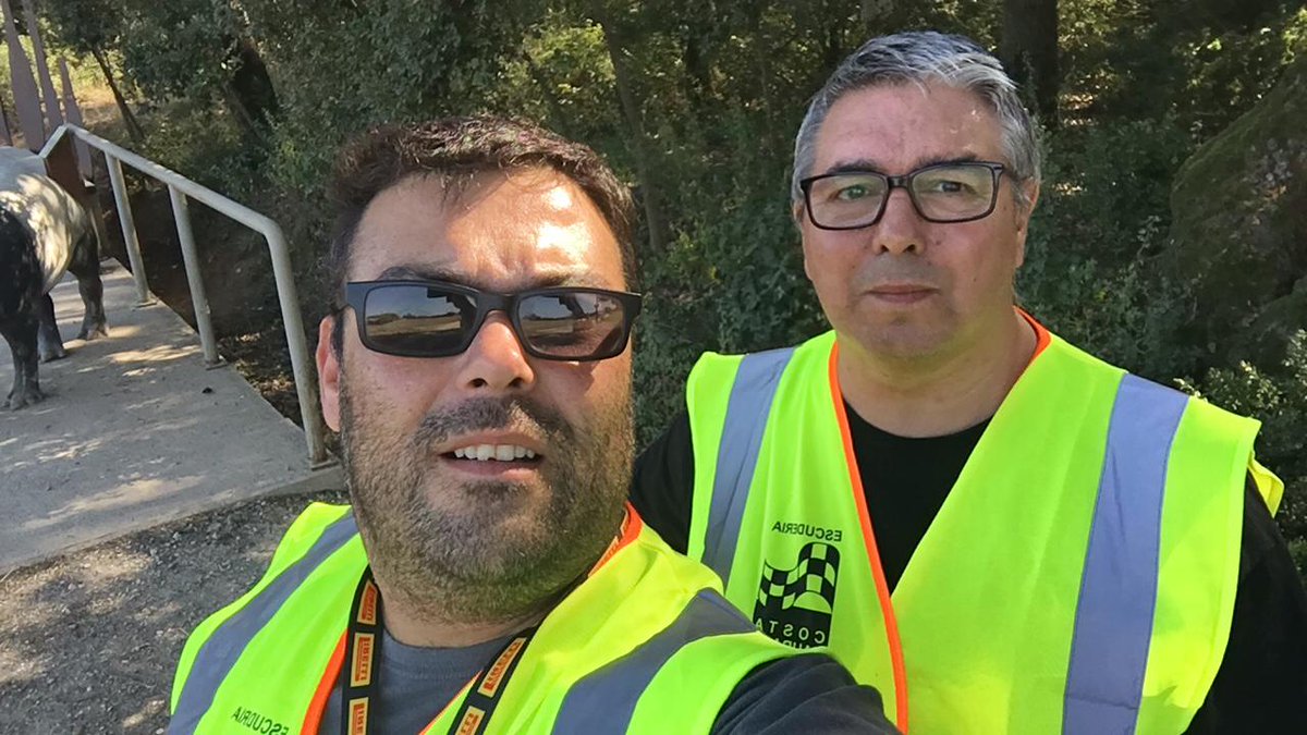 Companys de l'escuderia col·laborant al Ral·li Vidreres
.
#rallyvidreres #peuabaix #femelqueensagrada #escuderiacostadaurada
