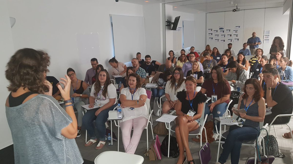SoniaDocentTSID's tweet photo. Coincidir con gente con tus mismas inquietudes y similar pensamiento es muy gratificante. 
Coincidir con gente con objetivos comunes pero ideas diferentes es enriquecedor. 
Siempre aprendiendo. 
Abriendo fronteras, eliminando roles. 
#BoxCampRadiologia https://t.co/TIwvnbPTMy