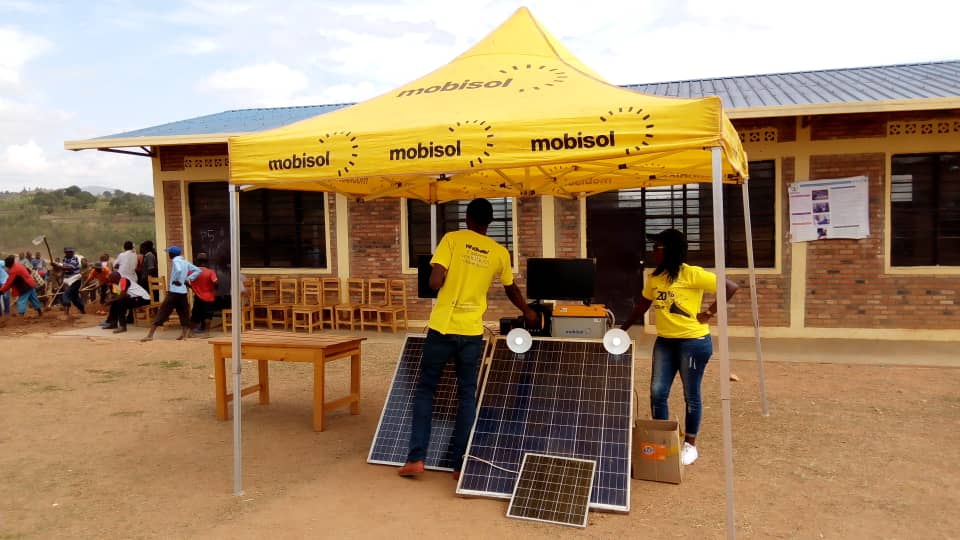 MySolRwanda's tweet photo. It's always a privilege for us to give back to the society through community works and provision of sustainable #SolarSolutions!
Today we are delighted to join #Ngera residents in @NyaruguruDistr for #Umuganda with our partners @BRDbank & @reg_rwanda.
@RwandaSouth #Rwanda #RwOT https://t.co/YI9imuj878