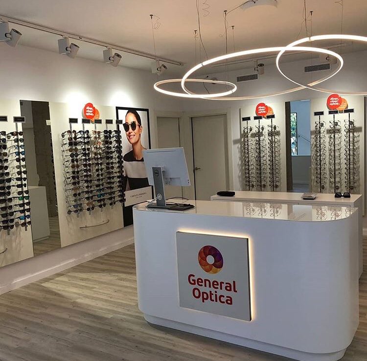generalopticar1's tweet photo. General Optica Redondela es tu nuevo centro óptico de referencia. Revisa #GRATIS tus oídos y tus ojos. Cuidamos tu audición y tu visión. Ven a visitarnos en #Redondela https://t.co/zP4eQVBrrt